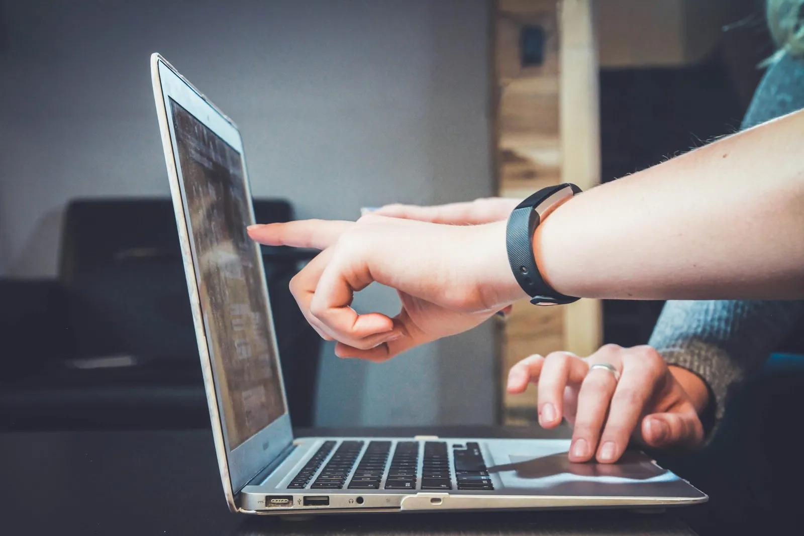 Open Science and Data Sharing: Navigating New Transparency Mandates